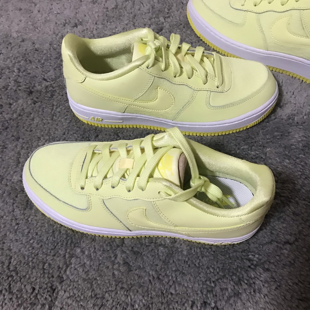 Nike Air Force - Picture 4 of 8
